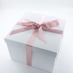 Beyaz Hediye Kutusu - Pembe Saten Kurdele