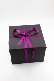 Siyah Hediye Kutusu